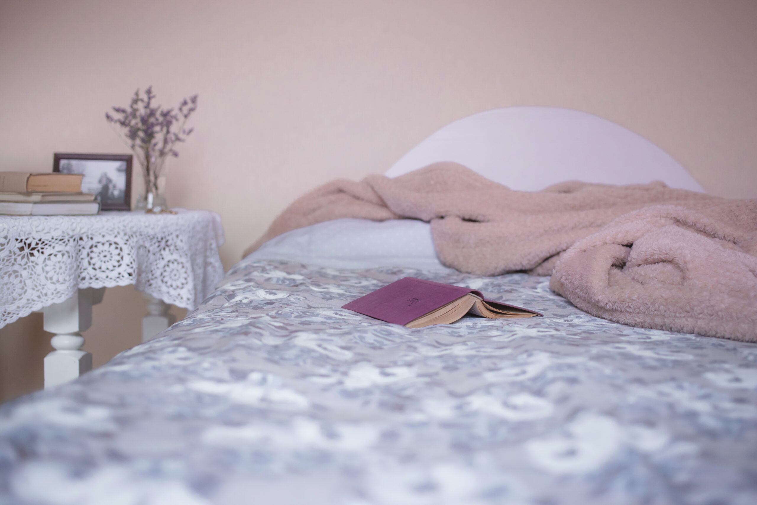 Chambre douce et cocooning dédiée au sommeil et au repos